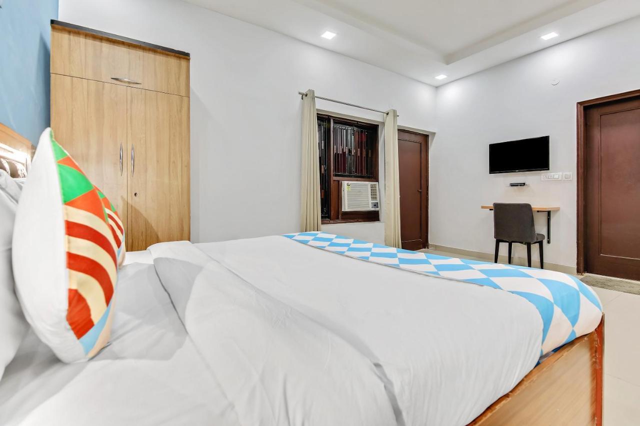 Oyo Home 64106 Comfortable Stay ニューデリー エクステリア 写真