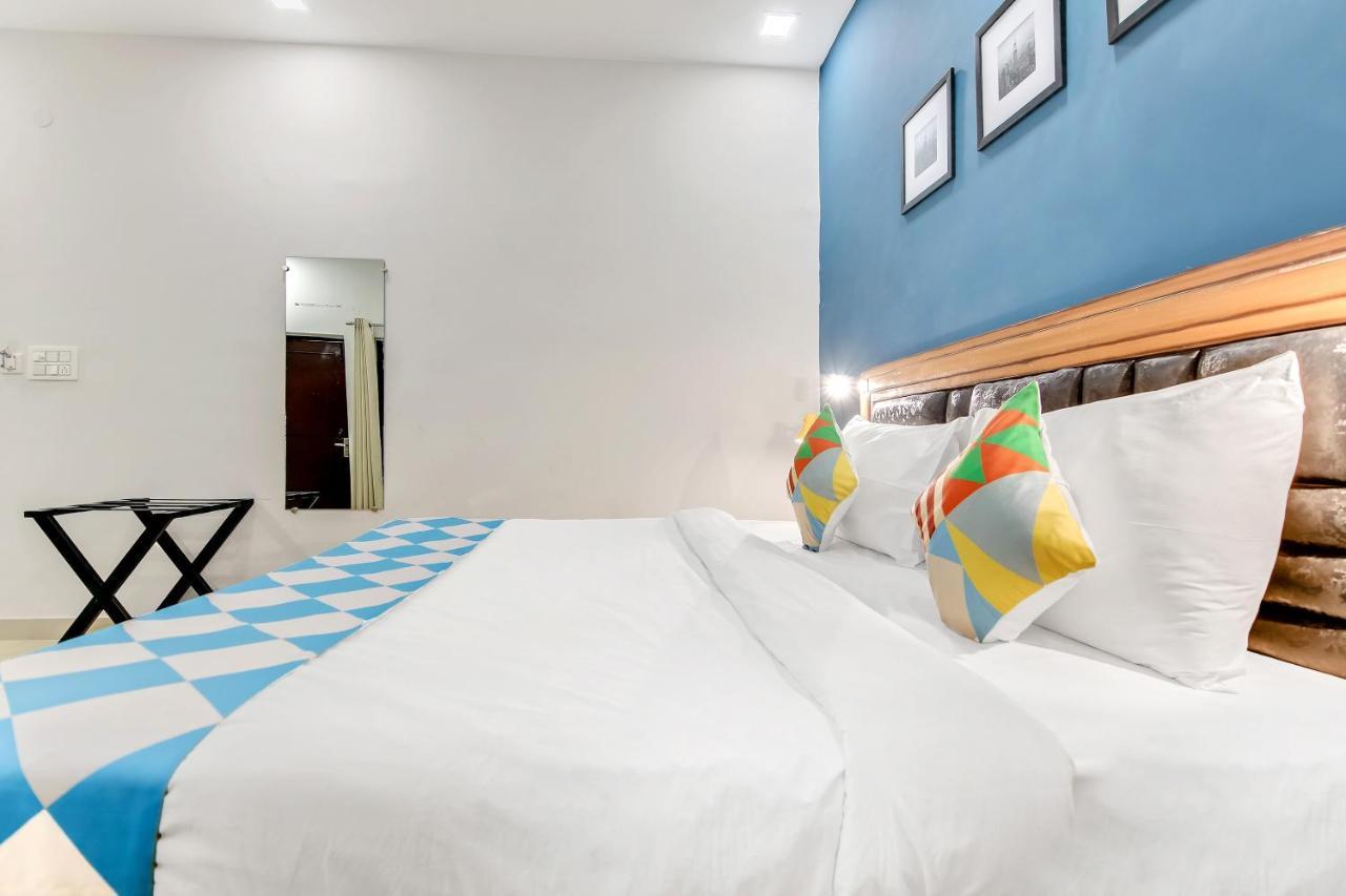 Oyo Home 64106 Comfortable Stay ニューデリー エクステリア 写真