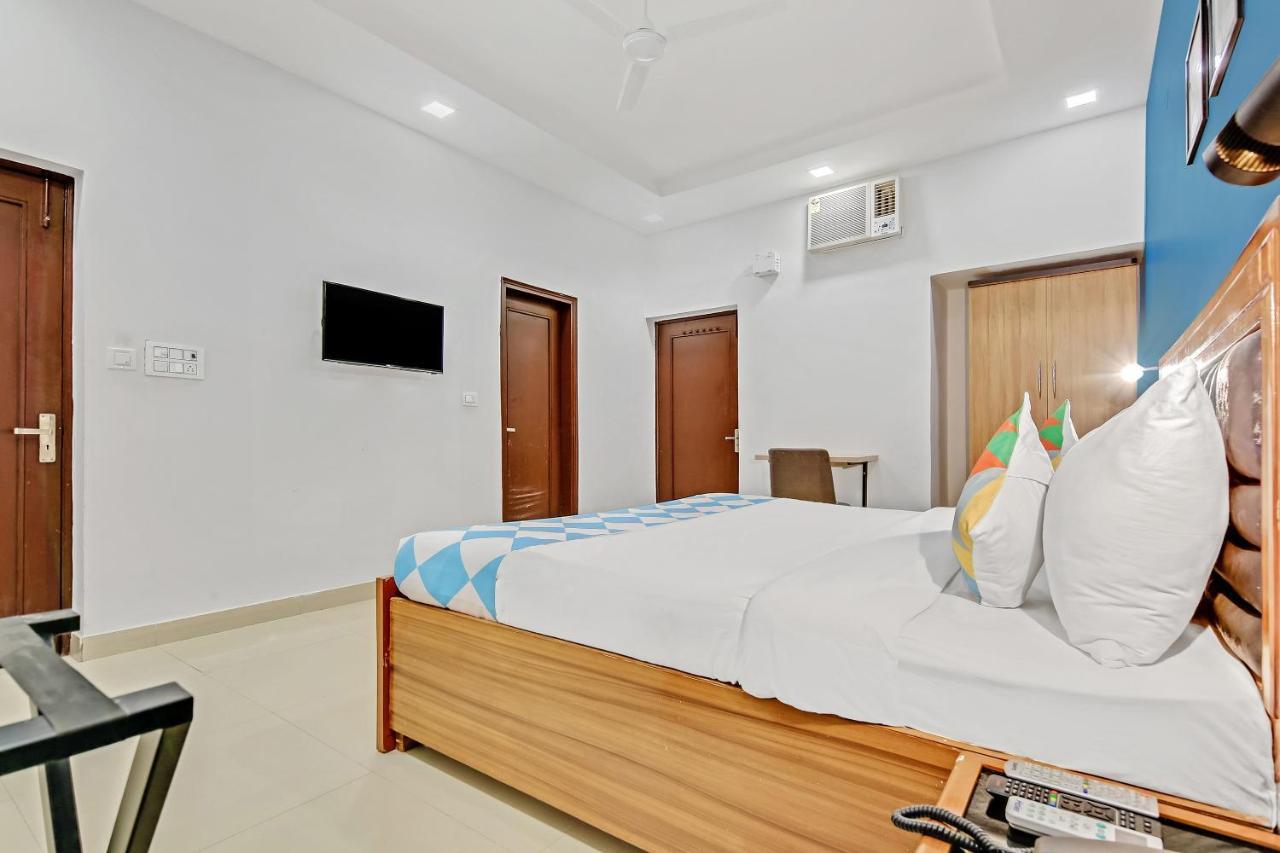 Oyo Home 64106 Comfortable Stay ニューデリー エクステリア 写真